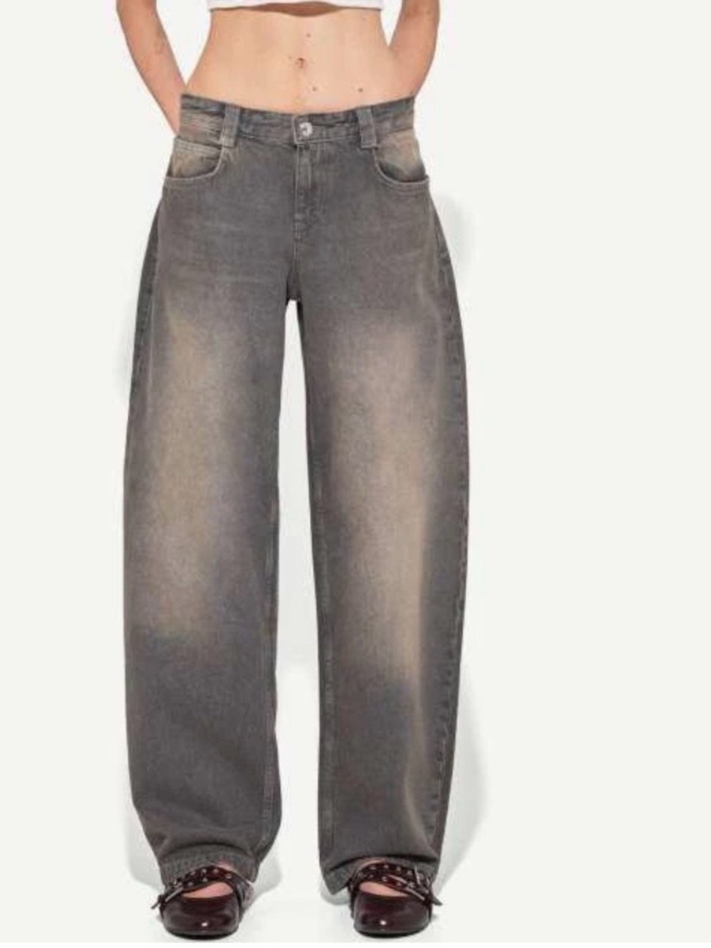 Berksha • Mid Rise Barrel Jeans in Washed Grey